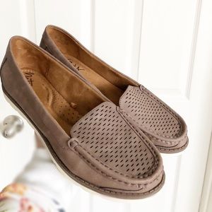 NWOT Natural Soul Women’s Slip-on Flat Shoes 7